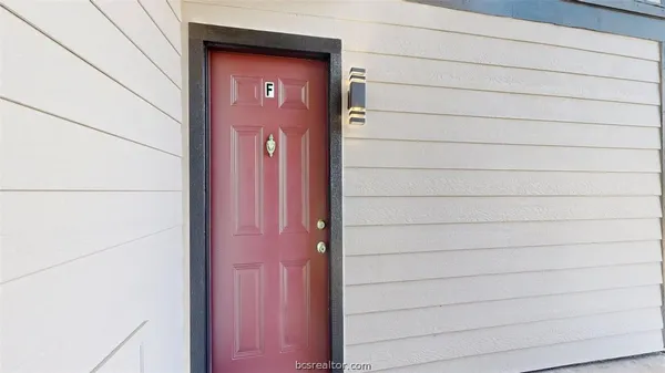 $900 | 806 Oran Circle, Unit F, Bryan, TX 77801