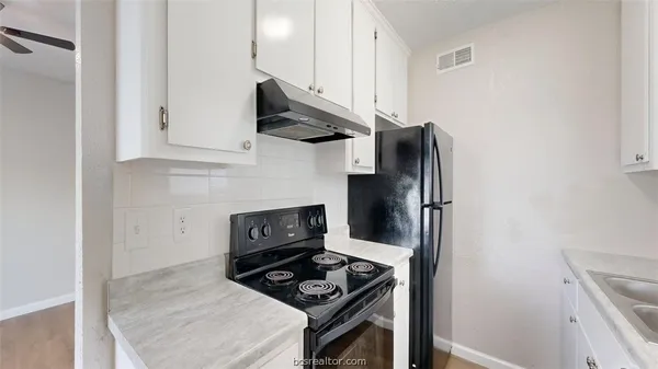 $900 | 806 Oran Circle, Unit F, Bryan, TX 77801