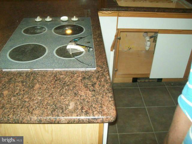 923 Sue Grove Road Baltimore, MD 21221 - Photo 4 of 10 Kitchen