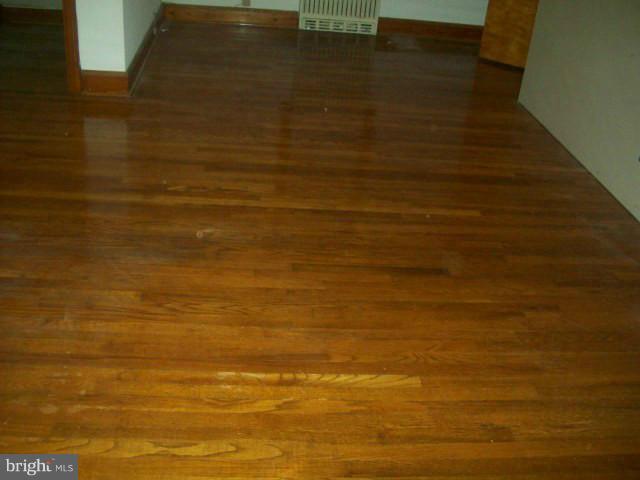 923 Sue Grove Road Baltimore, MD 21221 - Photo 6 of 10 Interior (General)