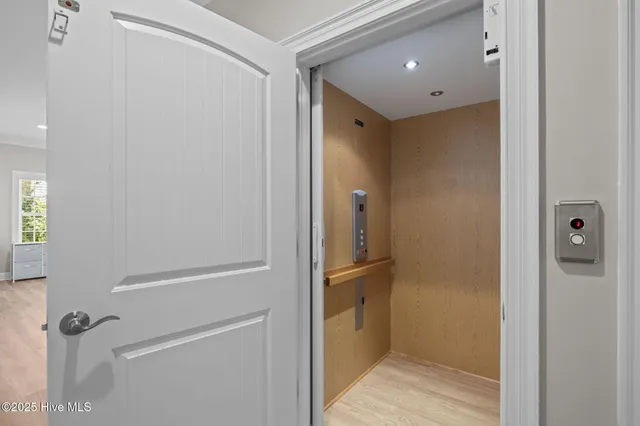 $999,000 | 106 Key W Lane, Newport, NC 28570