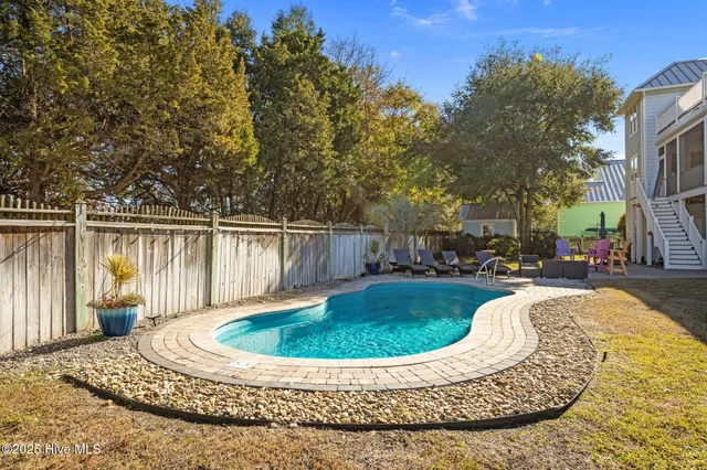 $999,000 | 106 Key W Lane, Newport, NC 28570