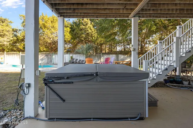 $999,000 | 106 Key W Lane, Newport, NC 28570