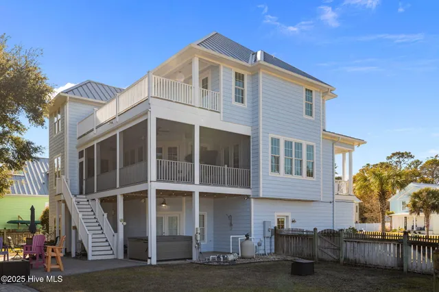 $999,000 | 106 Key W Lane, Newport, NC 28570
