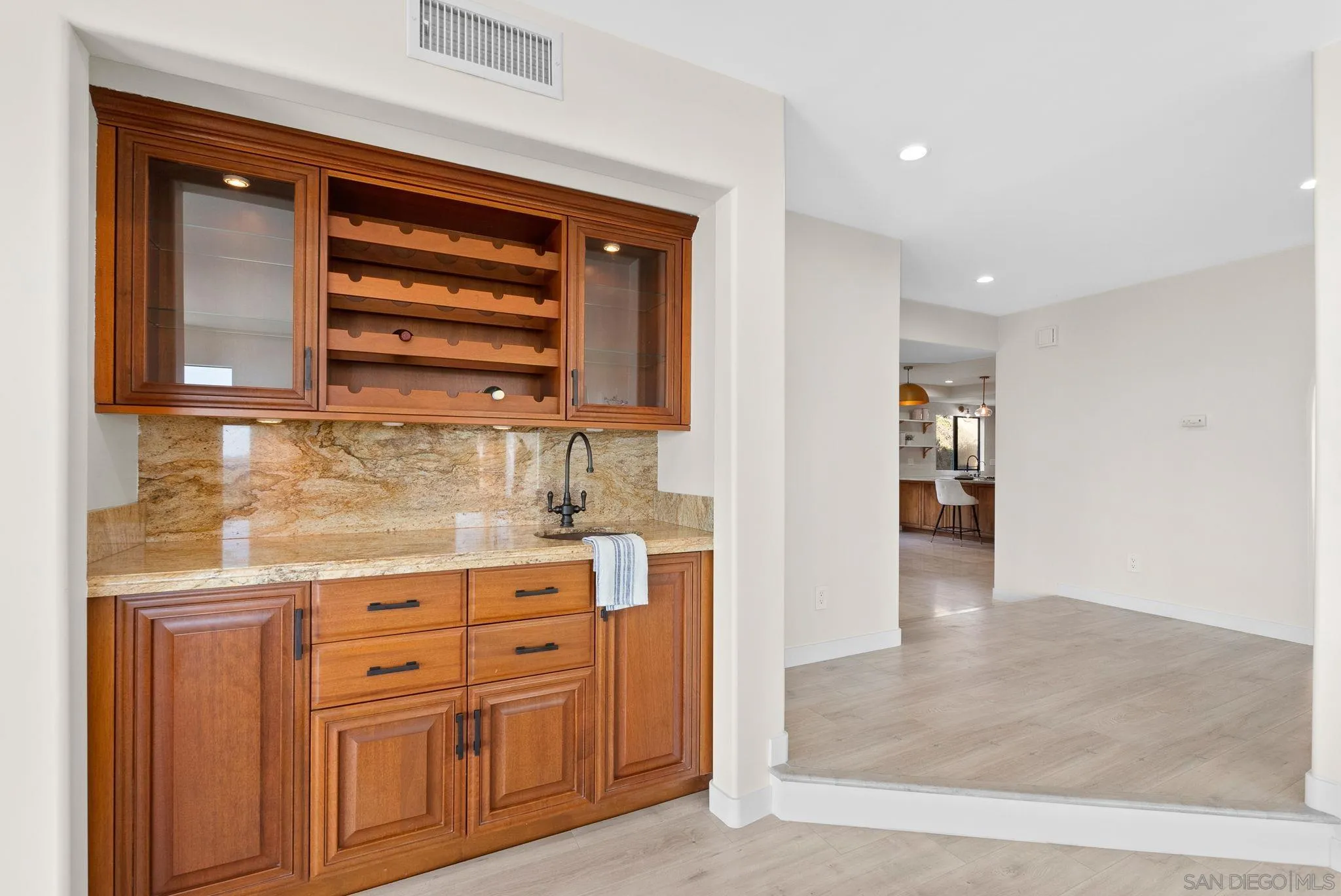 2044 Eula Lane El Cajon, CA 92019 - Photo 18 of 47 a view of cabinets and window