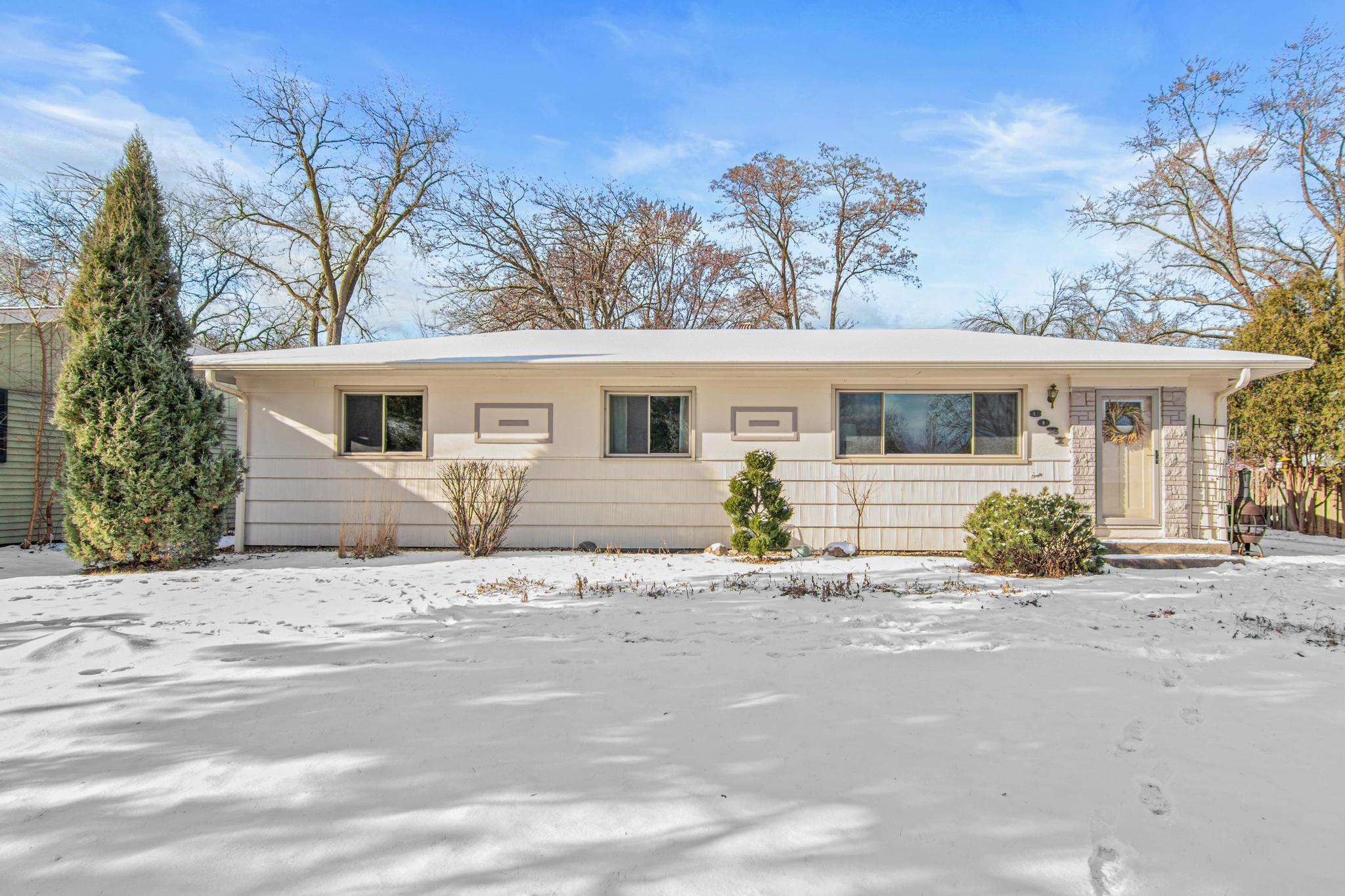 3027 Pascal Street Roseville, MN 55113 - Photo 1 of 1 Gallery Image 1