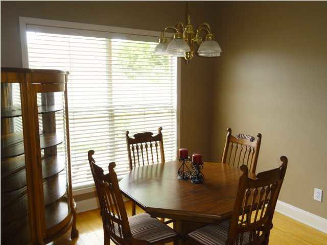 310 Creston Court Ridgeland, MS 39157 - Photo 4 of 18 Dining area