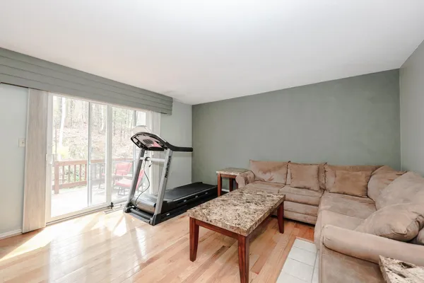 $425,000 | 38 Winterwood Drive, Londonderry, NH 03053