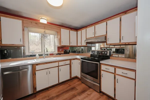 $425,000 | 38 Winterwood Drive, Londonderry, NH 03053