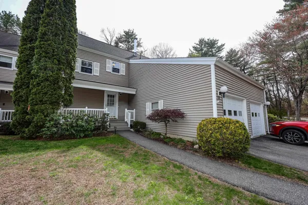 $425,000 | 38 Winterwood Drive, Londonderry, NH 03053