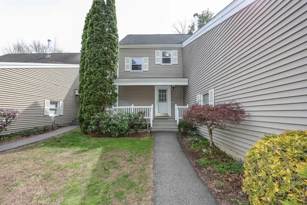 $425,000 | 38 Winterwood Drive, Londonderry, NH 03053