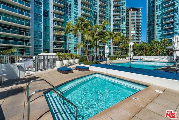 $4,395 | 13700 Marina Pointe Drive, Unit 909, Marina del Rey, CA 90292