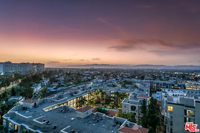 $4,395 | 13700 Marina Pointe Drive, Unit 909, Marina del Rey, CA 90292