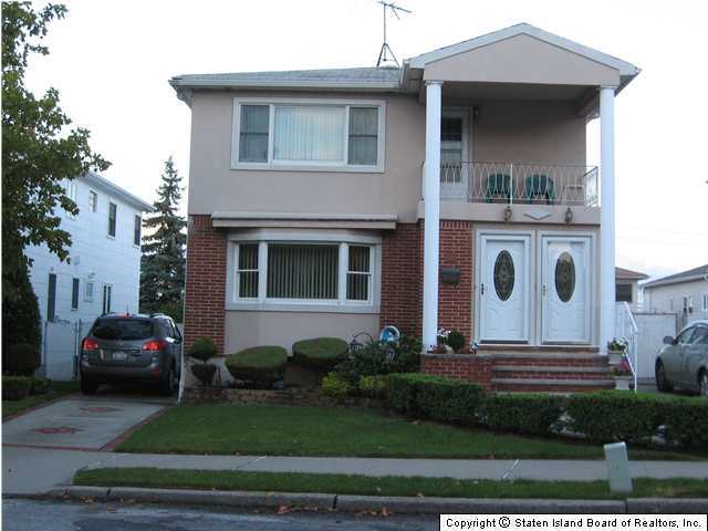 27 Bascom Place Staten Island, NY 10314 - Photo 2 of 13 Additional Photo