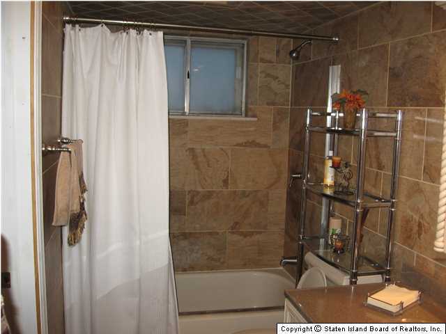 27 Bascom Place Staten Island, NY 10314 - Photo 10 of 13 Additional Photo