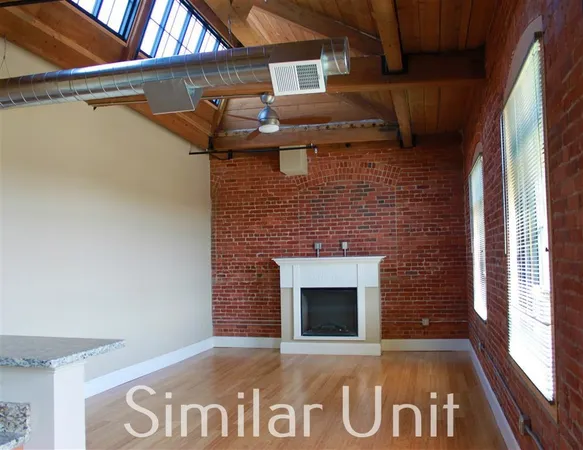 $3,760 | 34 Franklin Street, Unit 225, Nashua, NH 03064