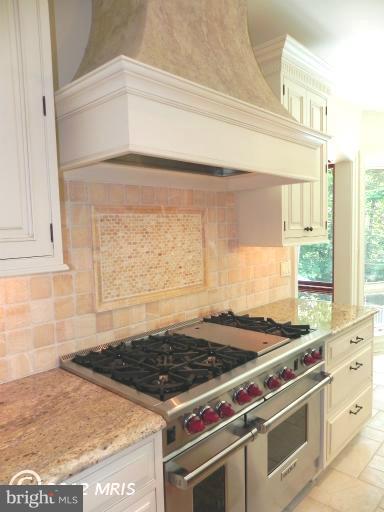1625 Wyatts Ridge Road Crownsville, MD 21032 - Photo 16 of 30 Wolfe%20Range%20and%20Onyx%20backsplash