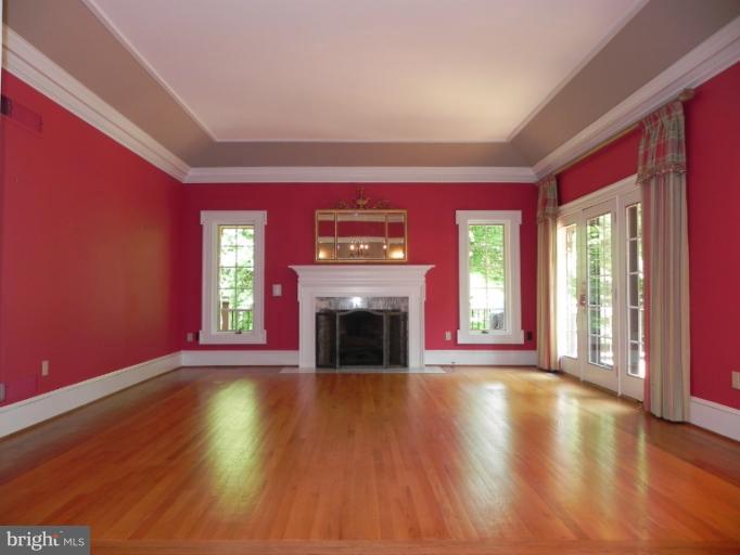 1625 Wyatts Ridge Road Crownsville, MD 21032 - Photo 22 of 30 Living Room