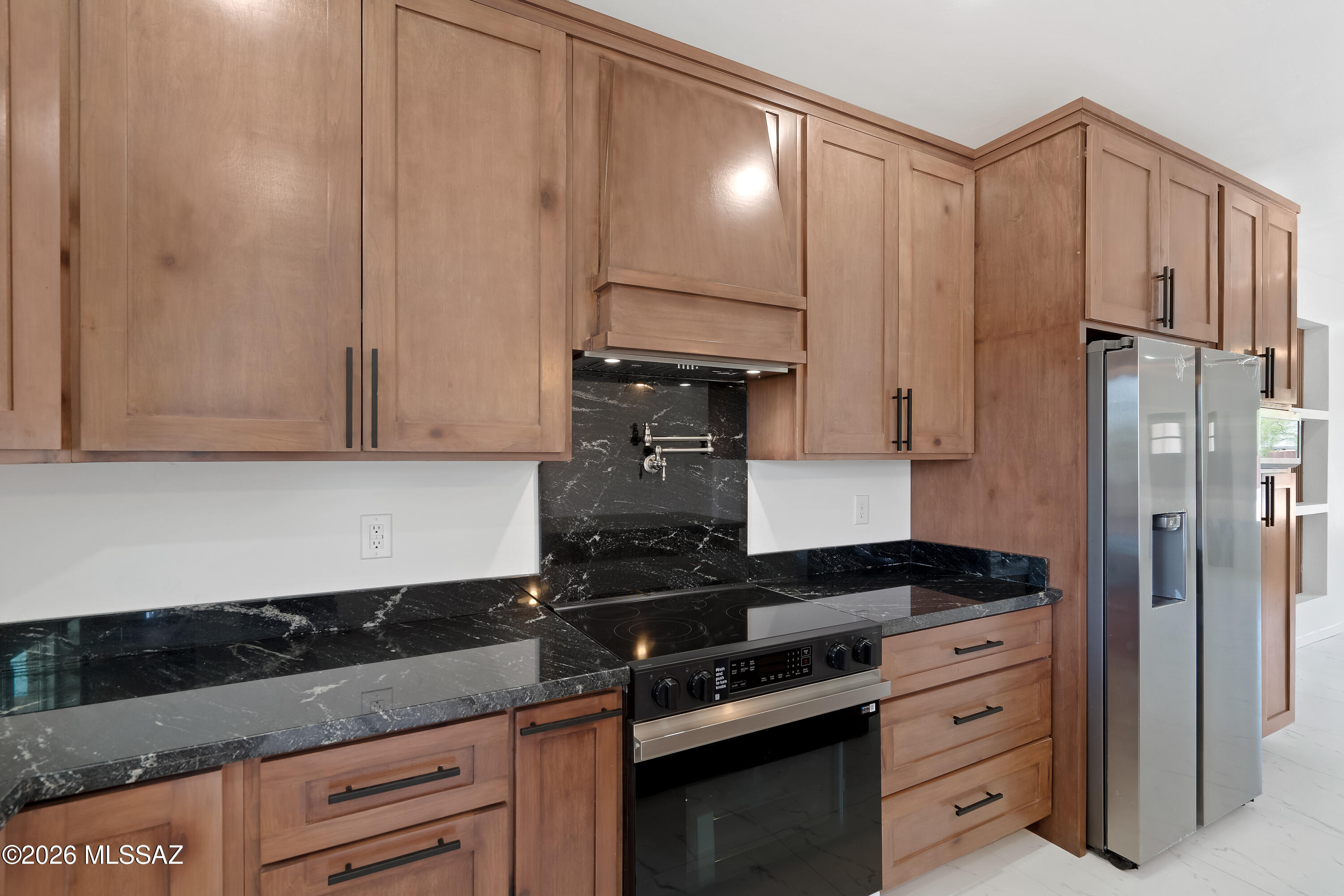 1708 Camino Rivera Rio Rico, AZ 85648 - Photo 14 of 29 2 Interiors-10