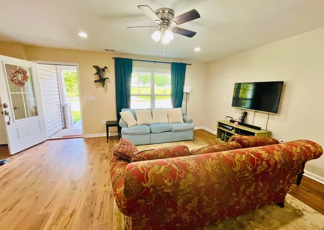 $264,000 | 299 Country Club Road, St. Matthews, SC 29135