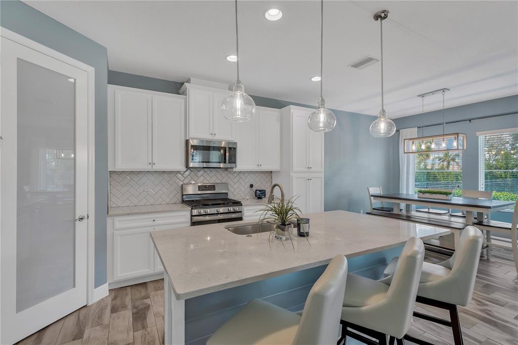 6457 Seasound Drive Apollo Beach, FL 33572 - Photo 4 of 44