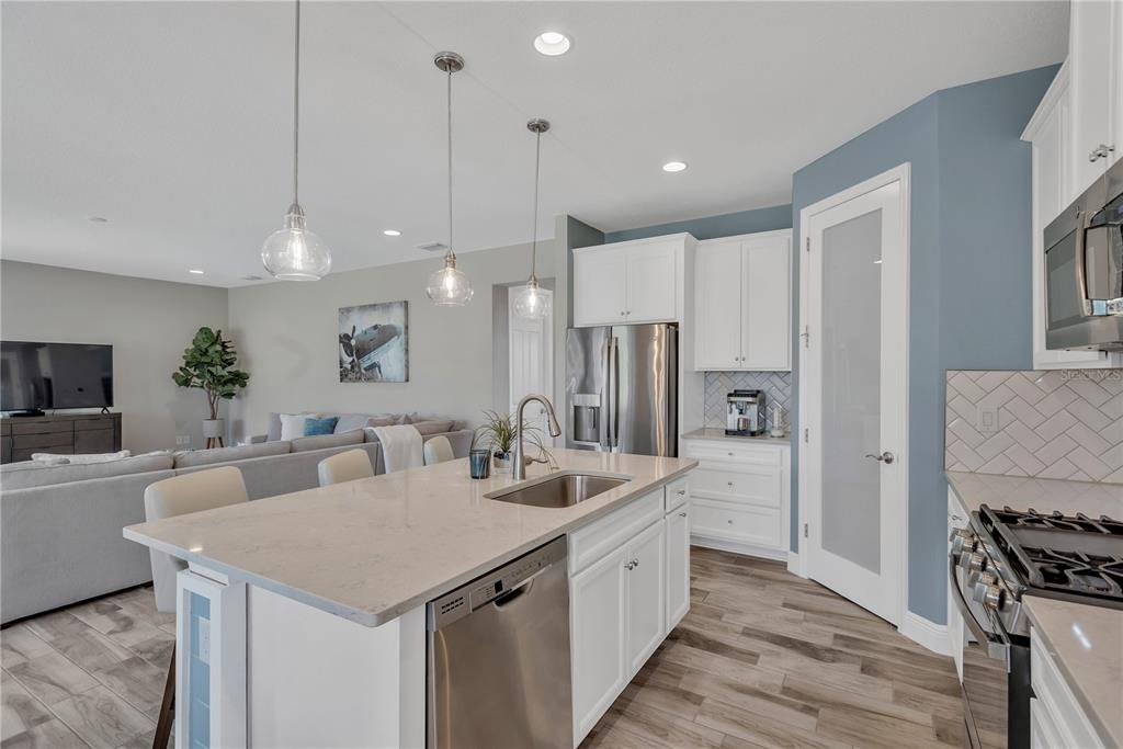 6457 Seasound Drive Apollo Beach, FL 33572 - Photo 6 of 44