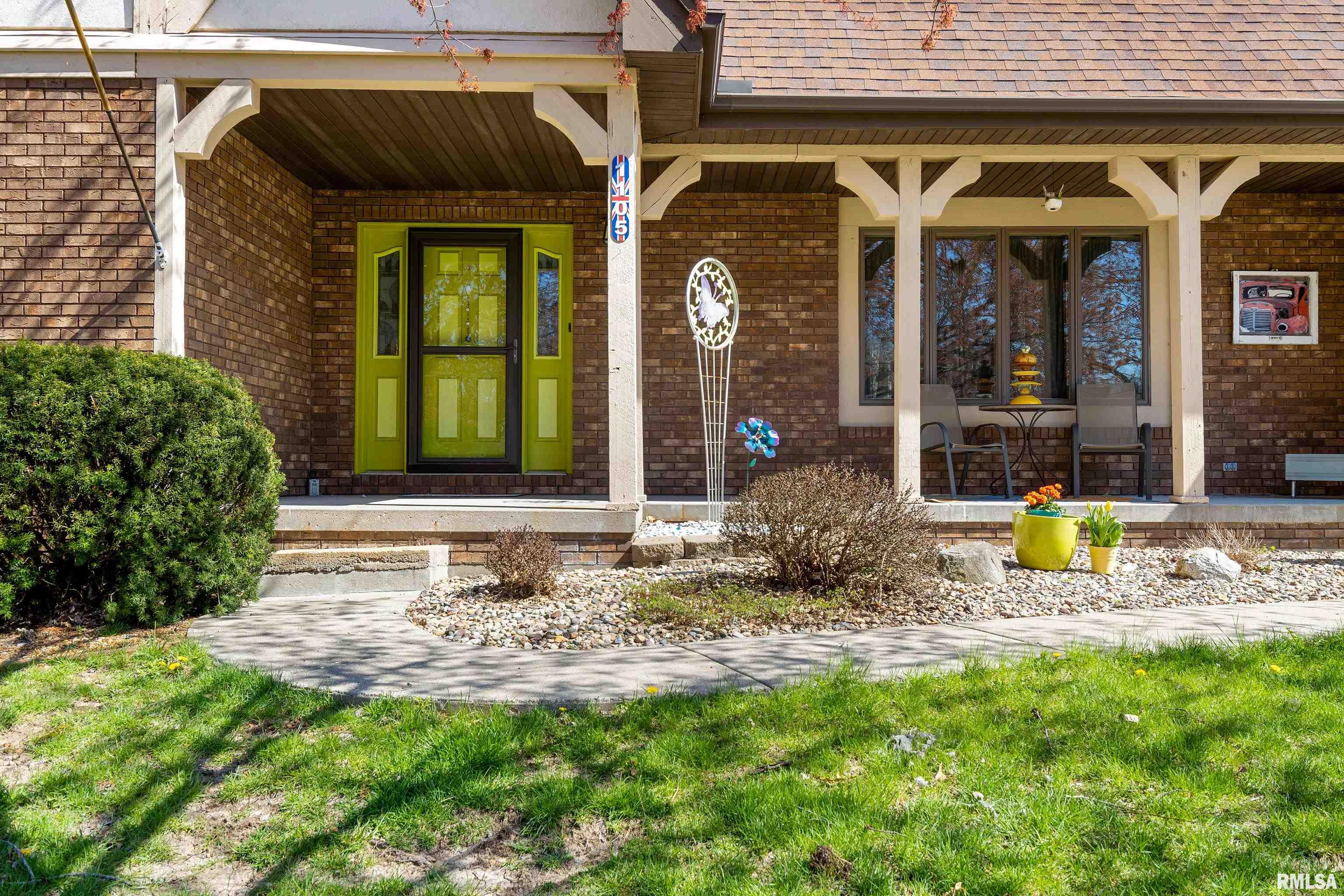 1105 Tottenham Court Washington, IL 61571 - Photo 3 of 44 Gallery Image 3