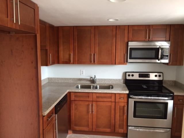 9272 Southwest 3rd Street, Unit 405 Boca Raton, FL 33428 - Photo 1 of 6 Kitchen