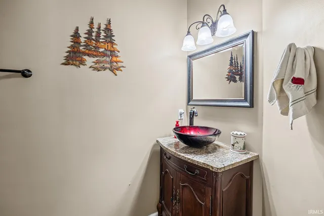 $565,000 | 2502 River Oaks Drive, Lafayette, IN 47905