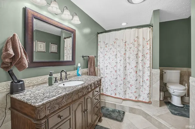 $565,000 | 2502 River Oaks Drive, Lafayette, IN 47905