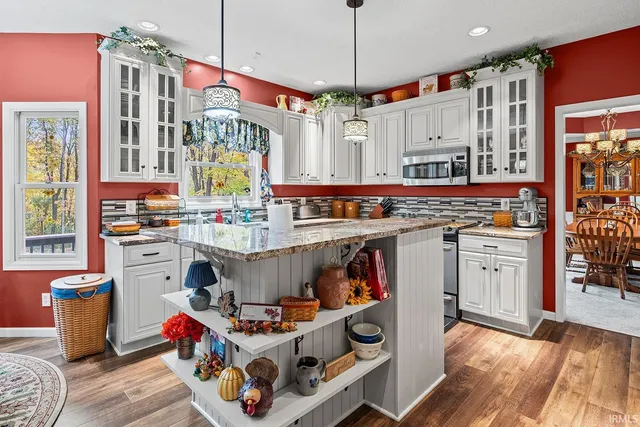 $565,000 | 2502 River Oaks Drive, Lafayette, IN 47905