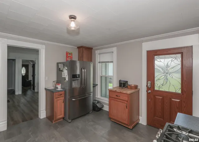 $176,900 | 335 South Stewart Street, Geneseo, IL 61254