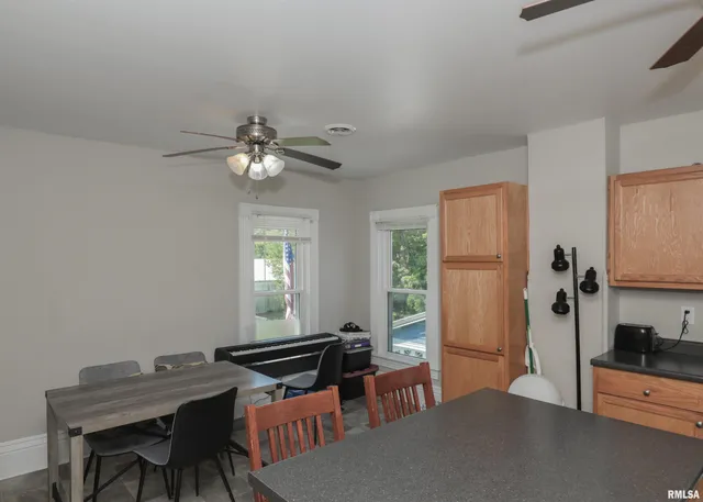 $176,900 | 335 South Stewart Street, Geneseo, IL 61254