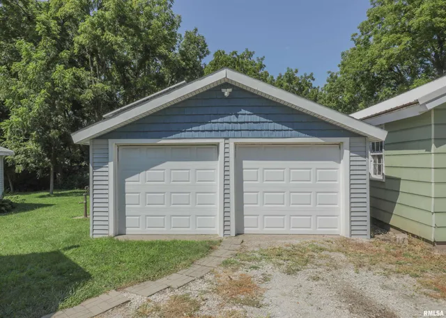 $176,900 | 335 South Stewart Street, Geneseo, IL 61254