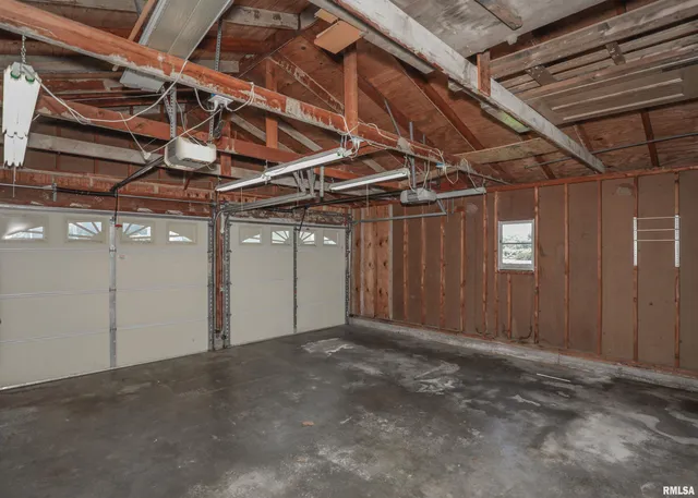 $176,900 | 335 South Stewart Street, Geneseo, IL 61254