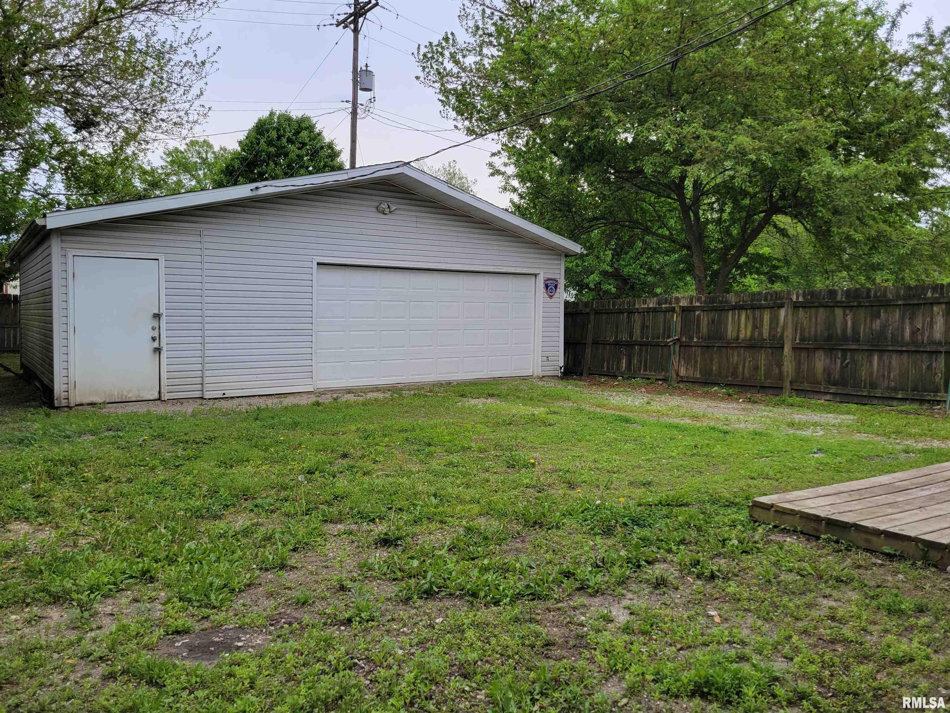 2110 South 10th Street Springfield, IL 62703 - Photo 3 of 29