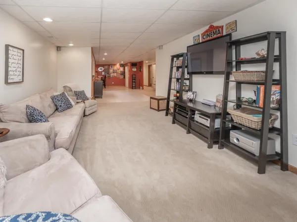 $516,500 | 47178 Woodfield Drive, Mattawan, MI 49071