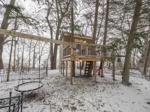 $516,500 | 47178 Woodfield Drive, Mattawan, MI 49071