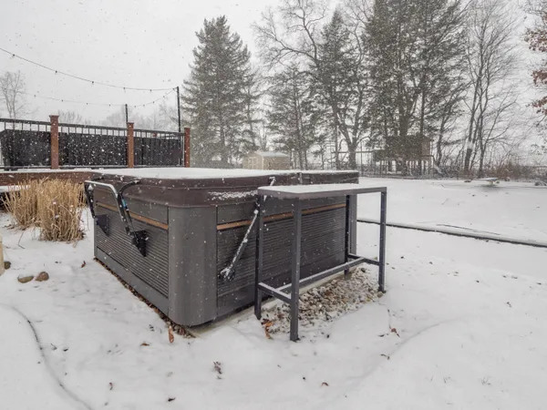 $516,500 | 47178 Woodfield Drive, Mattawan, MI 49071