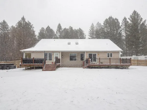 $516,500 | 47178 Woodfield Drive, Mattawan, MI 49071