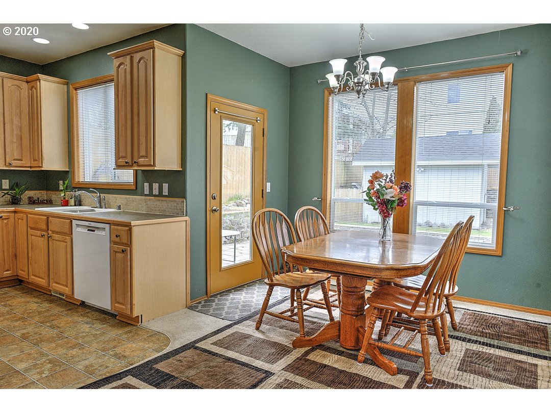 835 Northwest Drake Street Camas, WA 98607 - Photo 8 of 32