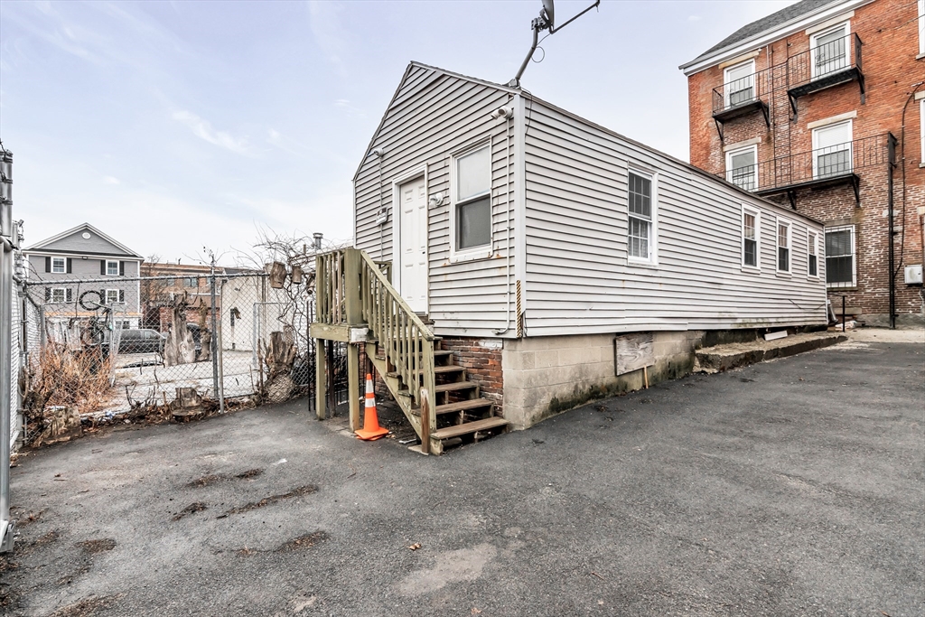 193 Appleton Street, Unit 3 Lowell, MA 01852 - Photo 26 of 27