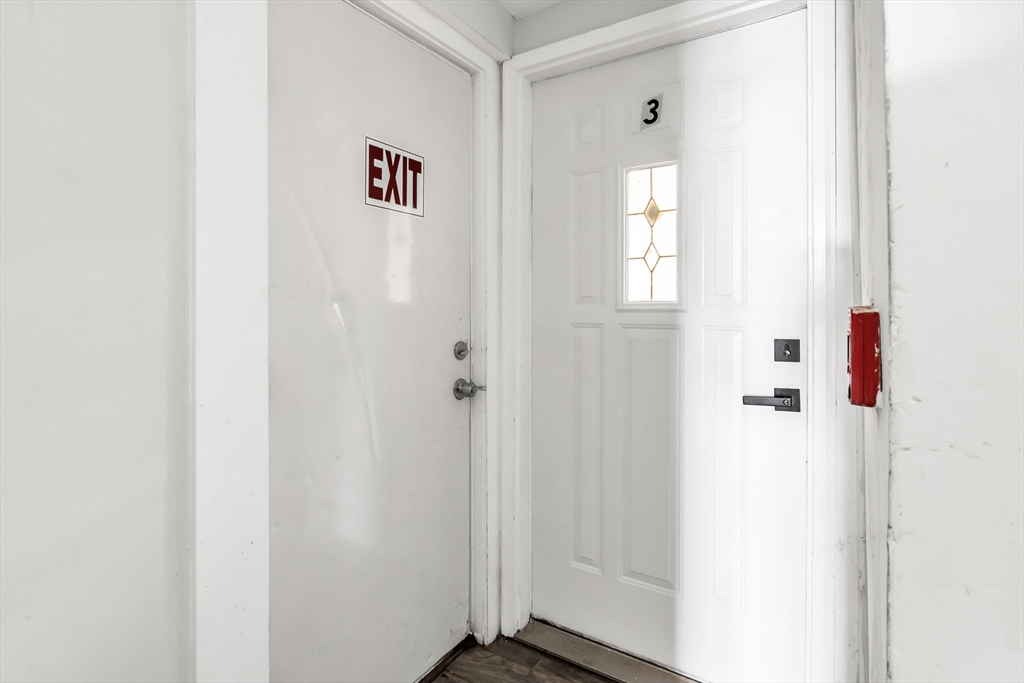 193 Appleton Street, Unit 3 Lowell, MA 01852 - Photo 5 of 27