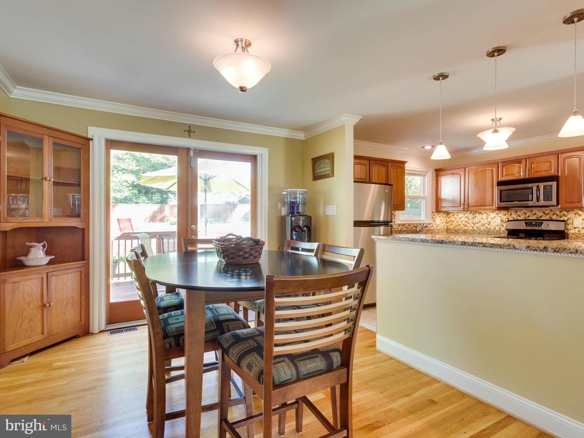 8908 Battery Road Alexandria, VA 22308 - Photo 15 of 30 Dining Room