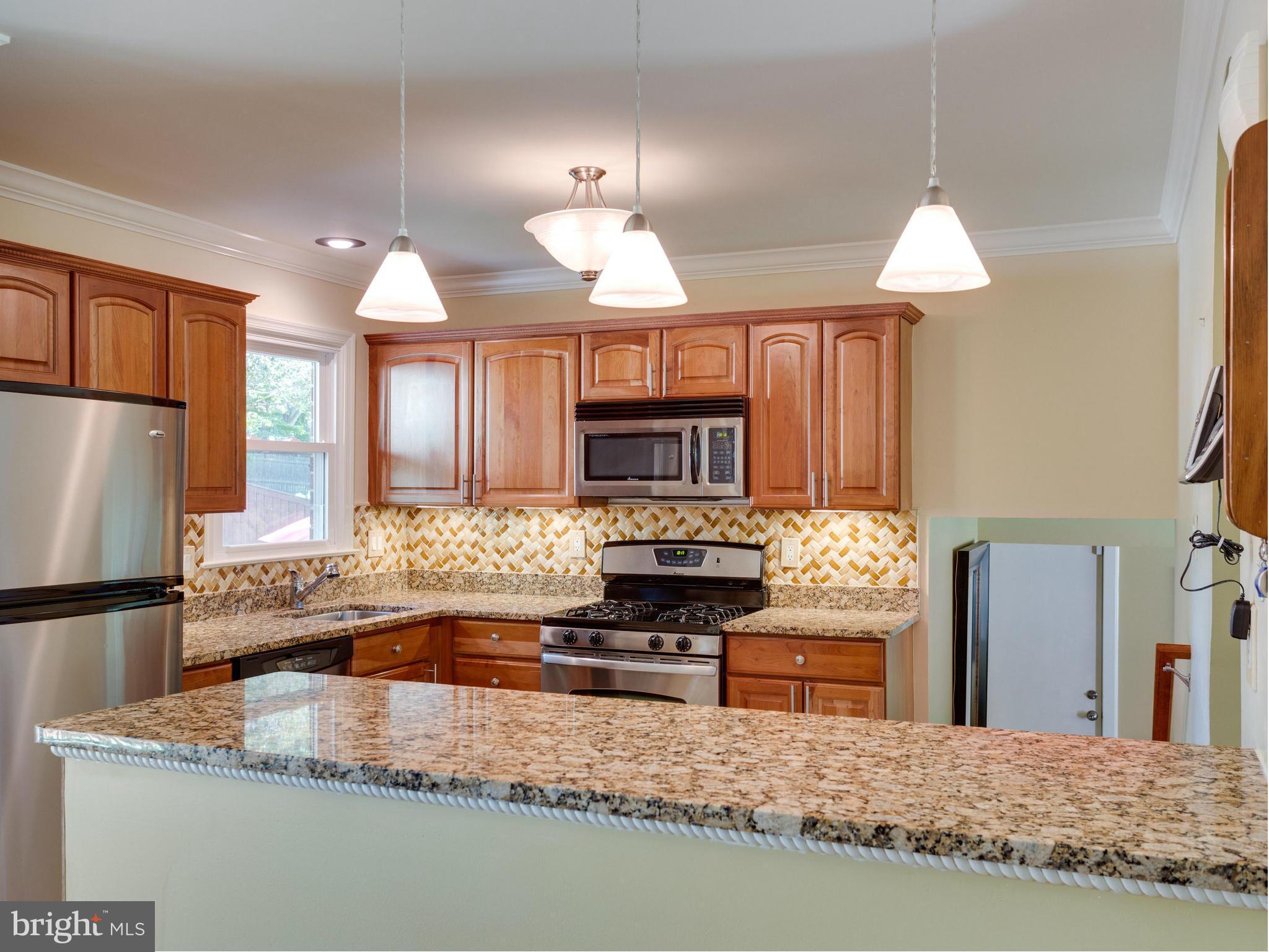 8908 Battery Road Alexandria, VA 22308 - Photo 17 of 30 Kitchen