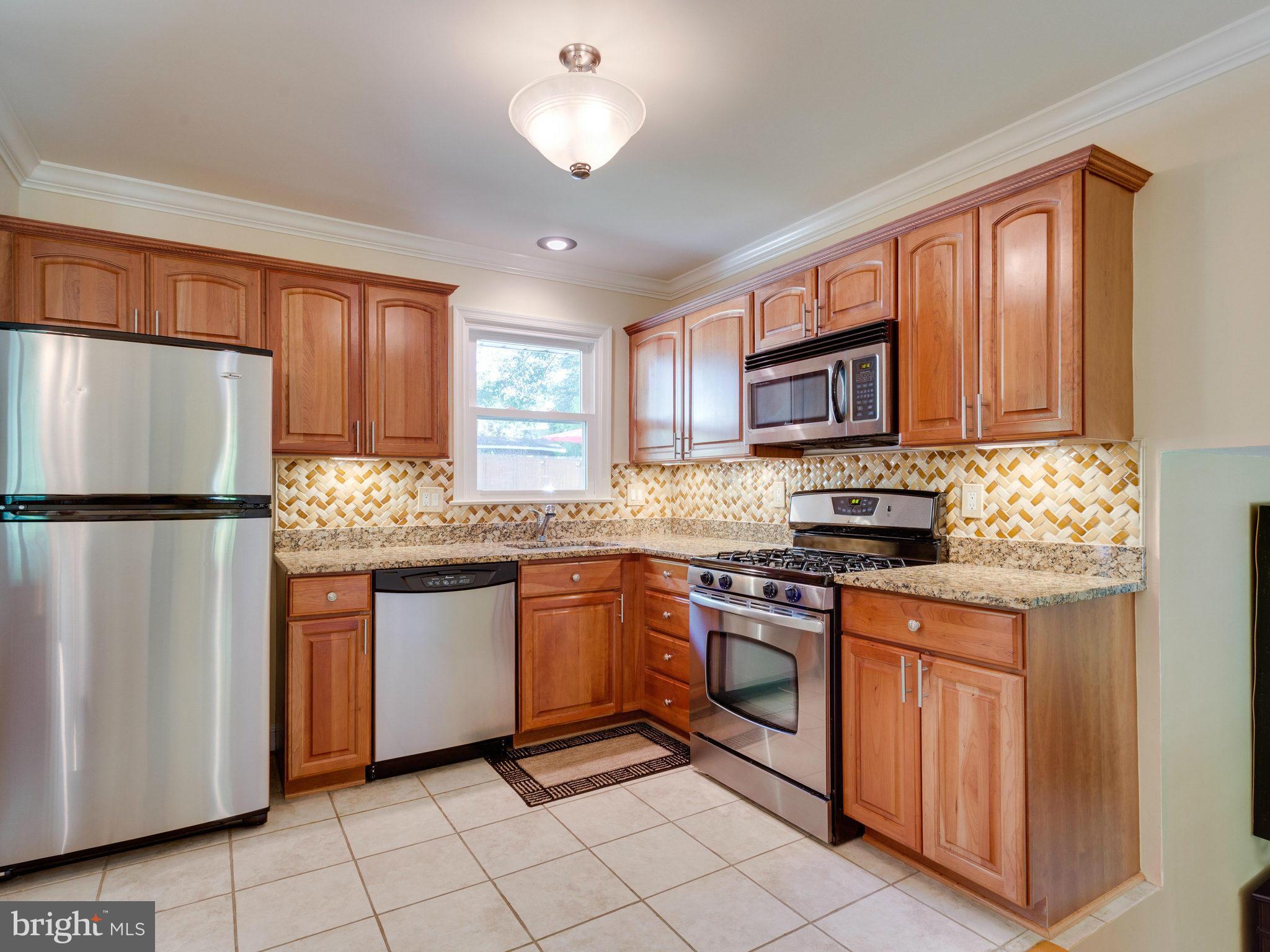 8908 Battery Road Alexandria, VA 22308 - Photo 18 of 30 Kitchen