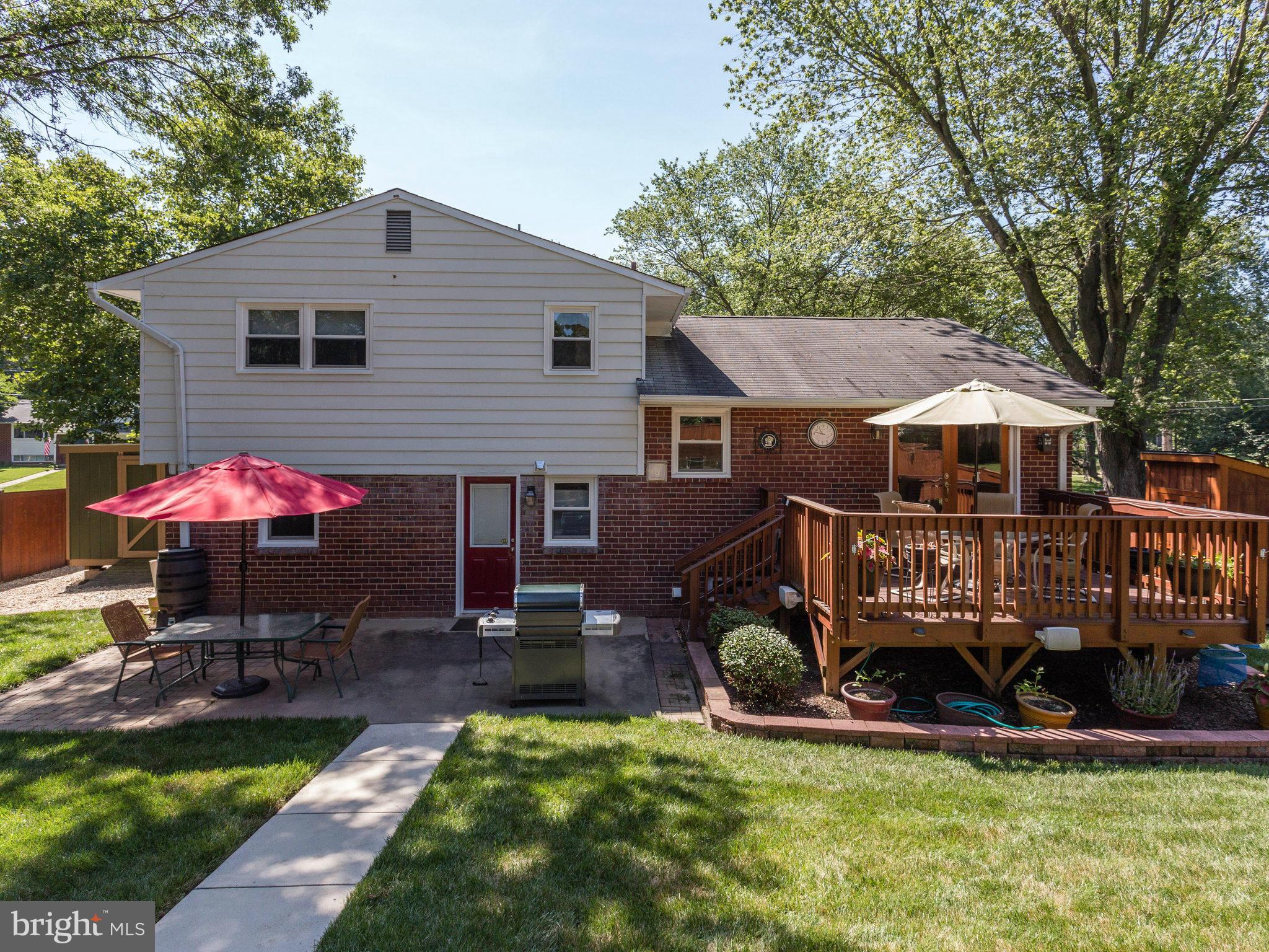 8908 Battery Road Alexandria, VA 22308 - Photo 3 of 30 Exterior (Rear)