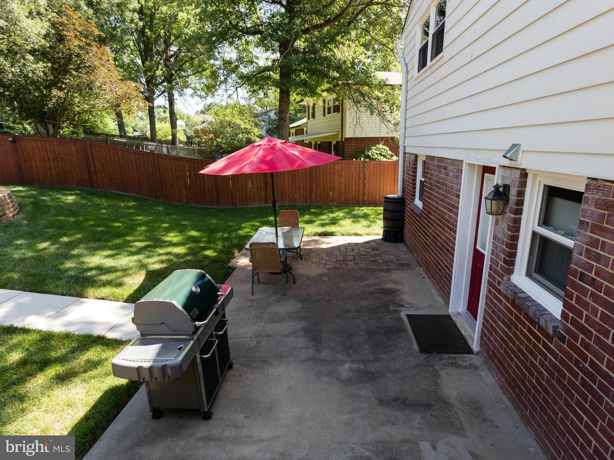 8908 Battery Road Alexandria, VA 22308 - Photo 5 of 30 Exterior (Rear)