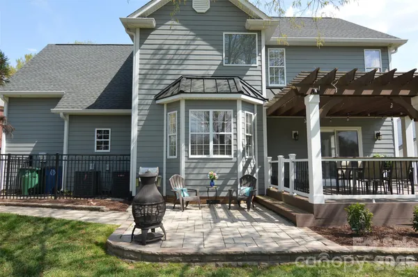 $649,900 | 8224 Glamorgan Lane, Matthews, NC 28104