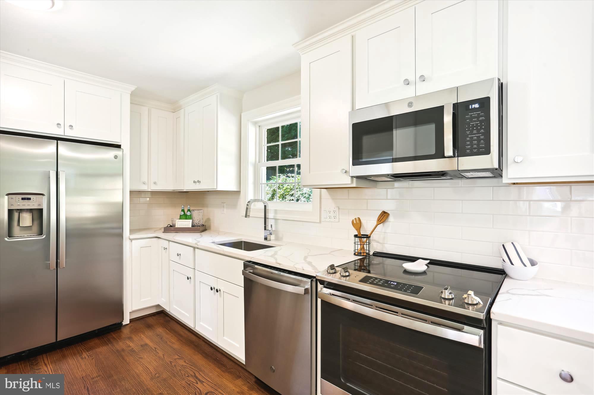 9206 Friars Road Bethesda, MD 20817 - Photo 10 of 34 Kitchen